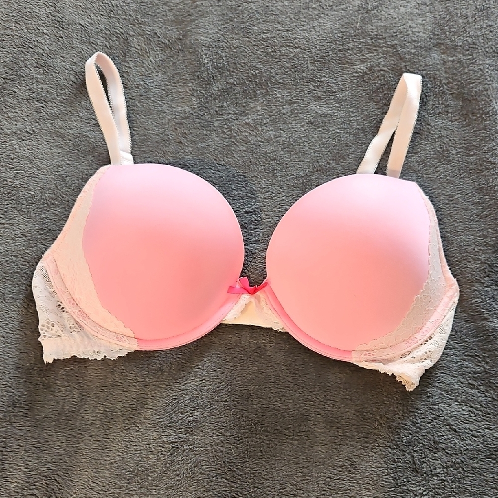 Victoria's Secret Pink and White Lace Bra